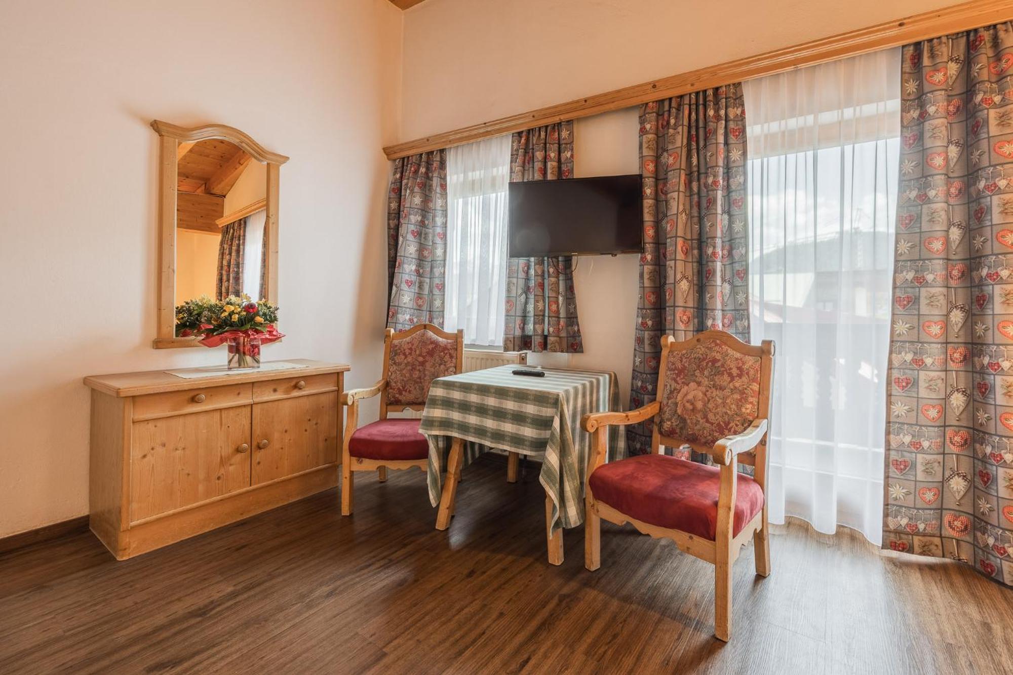 Hotel Batzenhaeusl Seefeld in Tirol Exterior foto
