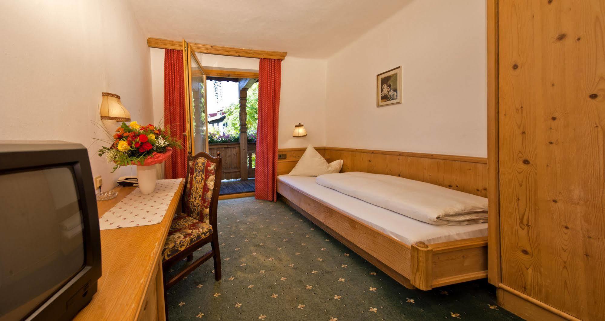 Hotel Batzenhaeusl Seefeld in Tirol Exterior foto